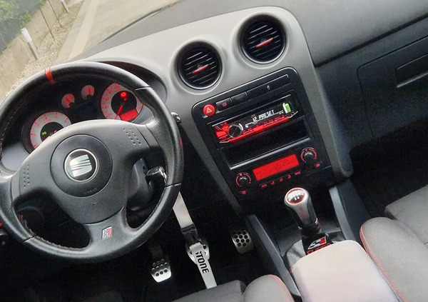 Seat Ibiza cena 15700 przebieg: 164423, rok produkcji 2005 z Dębica małe 529
